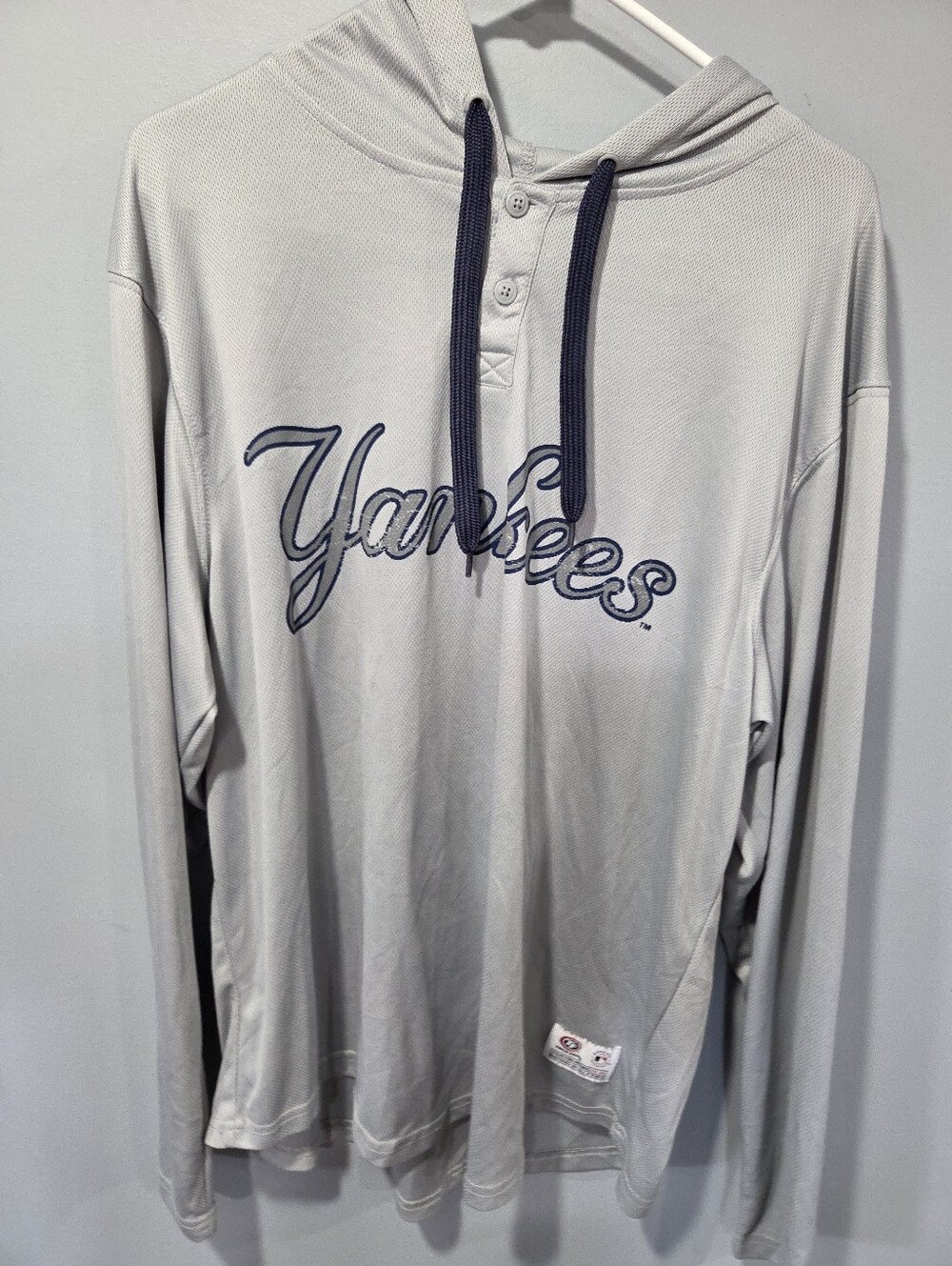 MLB new york yankees hooded shirt large